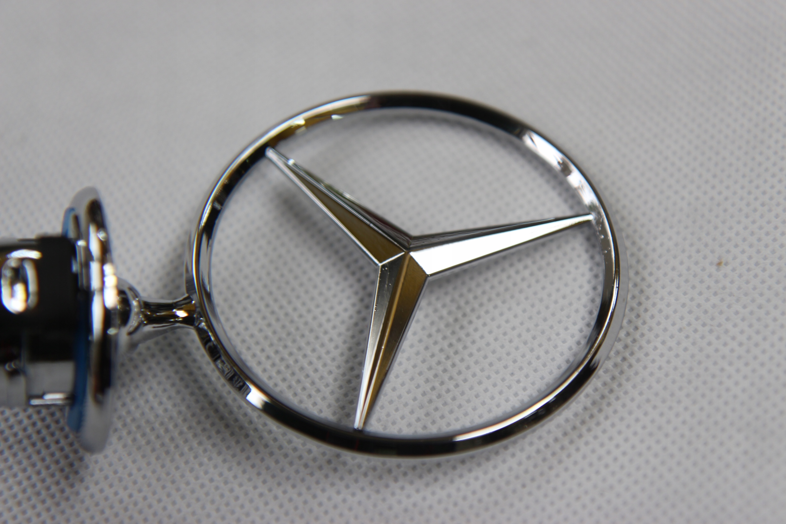 Емблема Mercedes 57 mm na капот A2108800186 - Image 11