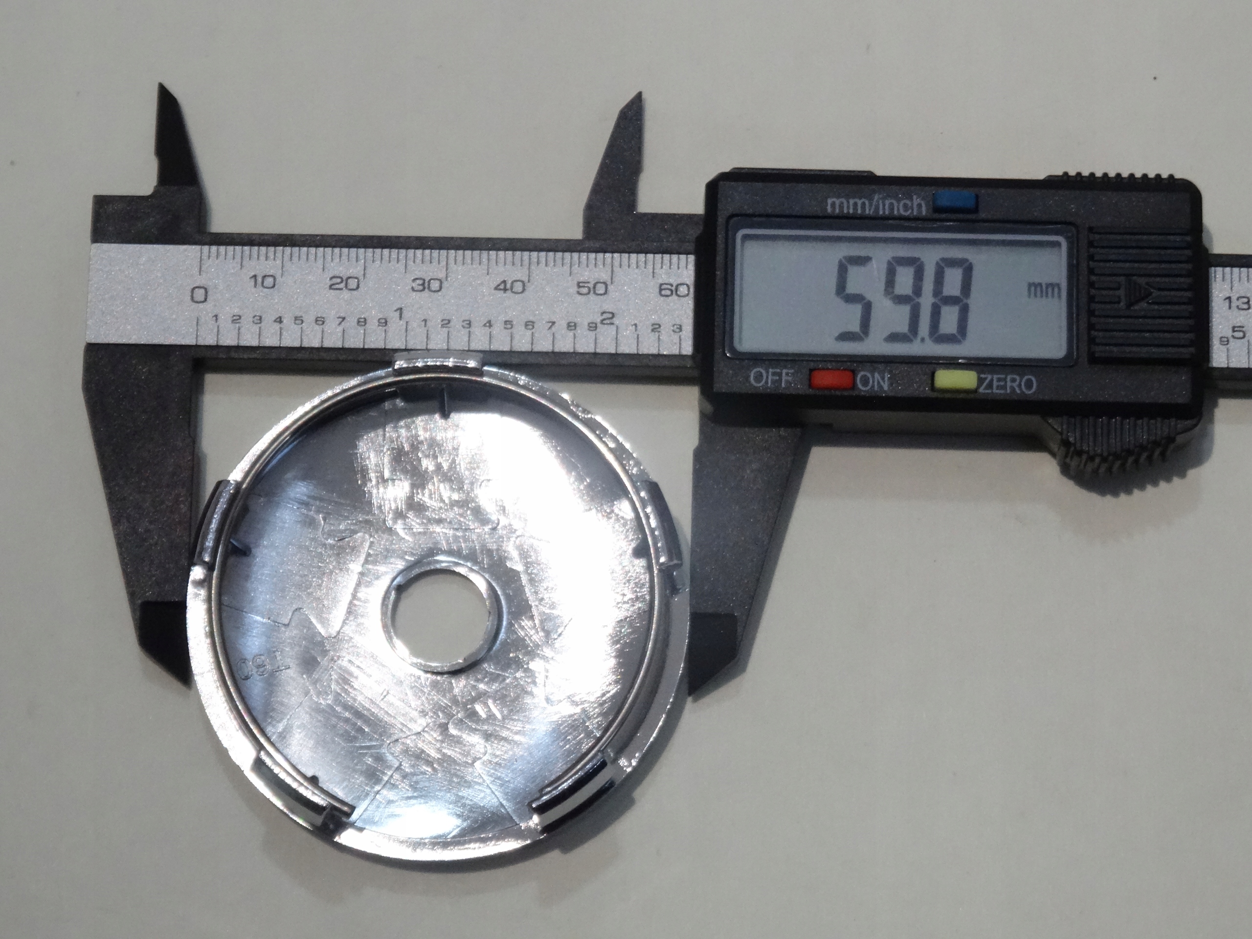 Dekielek 60 mm Ford FIESTA S-MAX ZNACZKI ALUFELG - obrazek 8