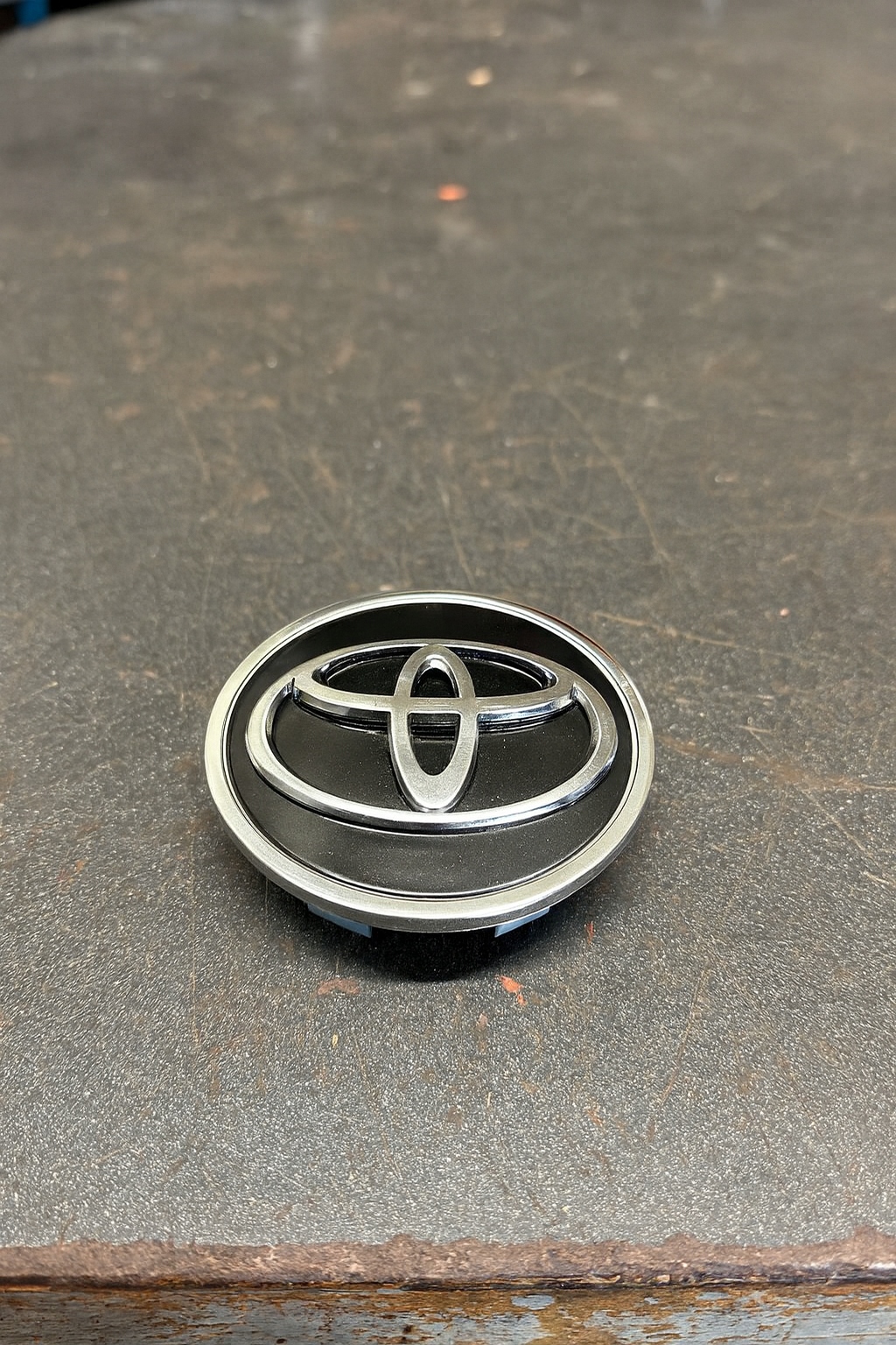 Dekielek Toyota OE 62 mm Toyota 62mm toyota czarne plus chrom - obrazek 3