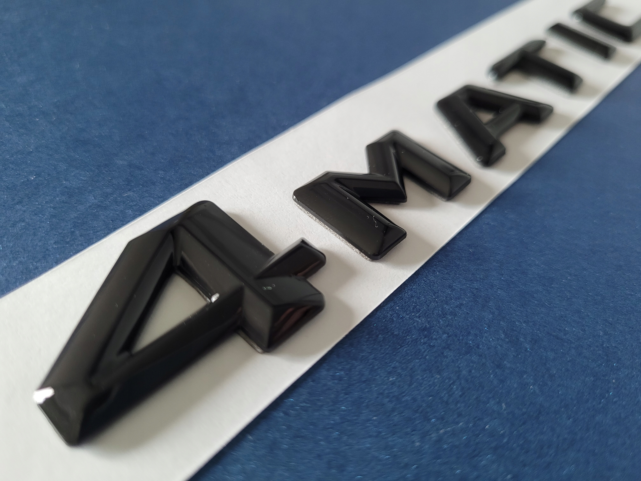 Emblemat do Mercedes 4MATIC Black Glossy 3D - obrazek 2