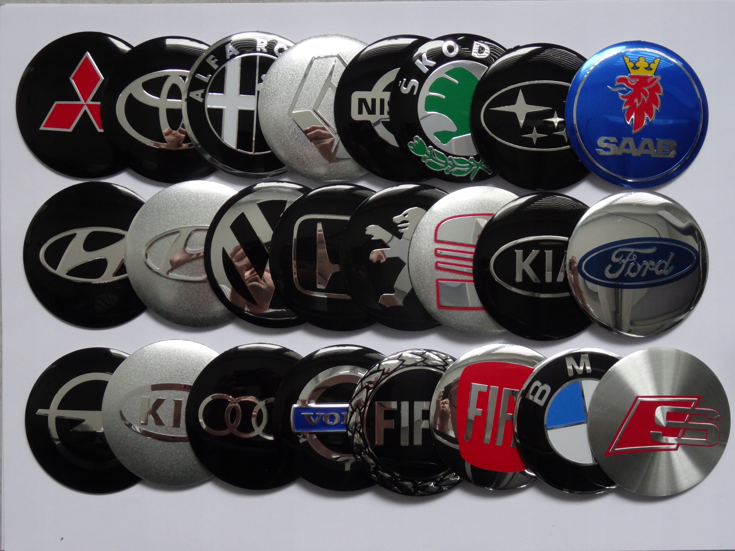 Naklejki na dekielki do felg 56 mm Mercedes-Benz - obrazek 6