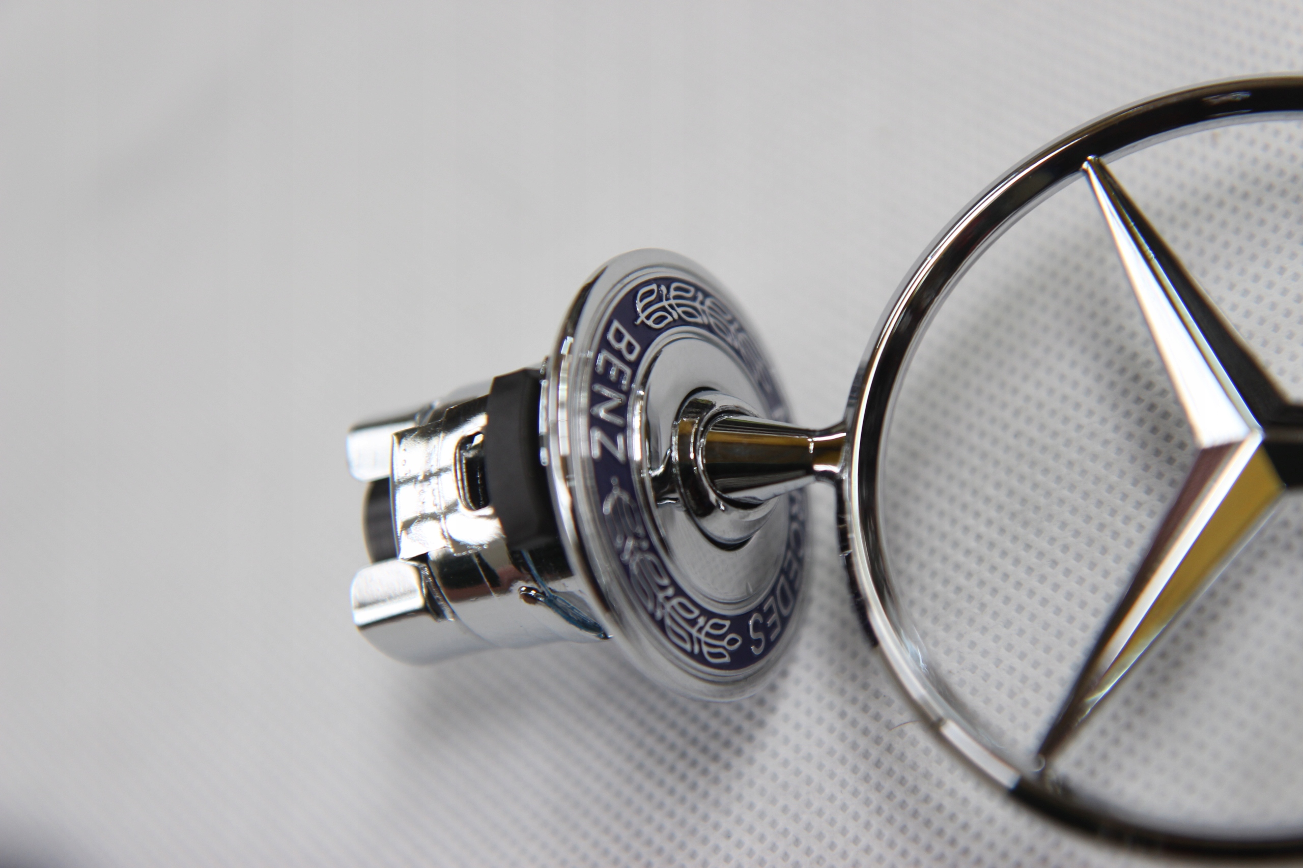 Емблема Mercedes 57 mm na капот A2108800186 - Image 12