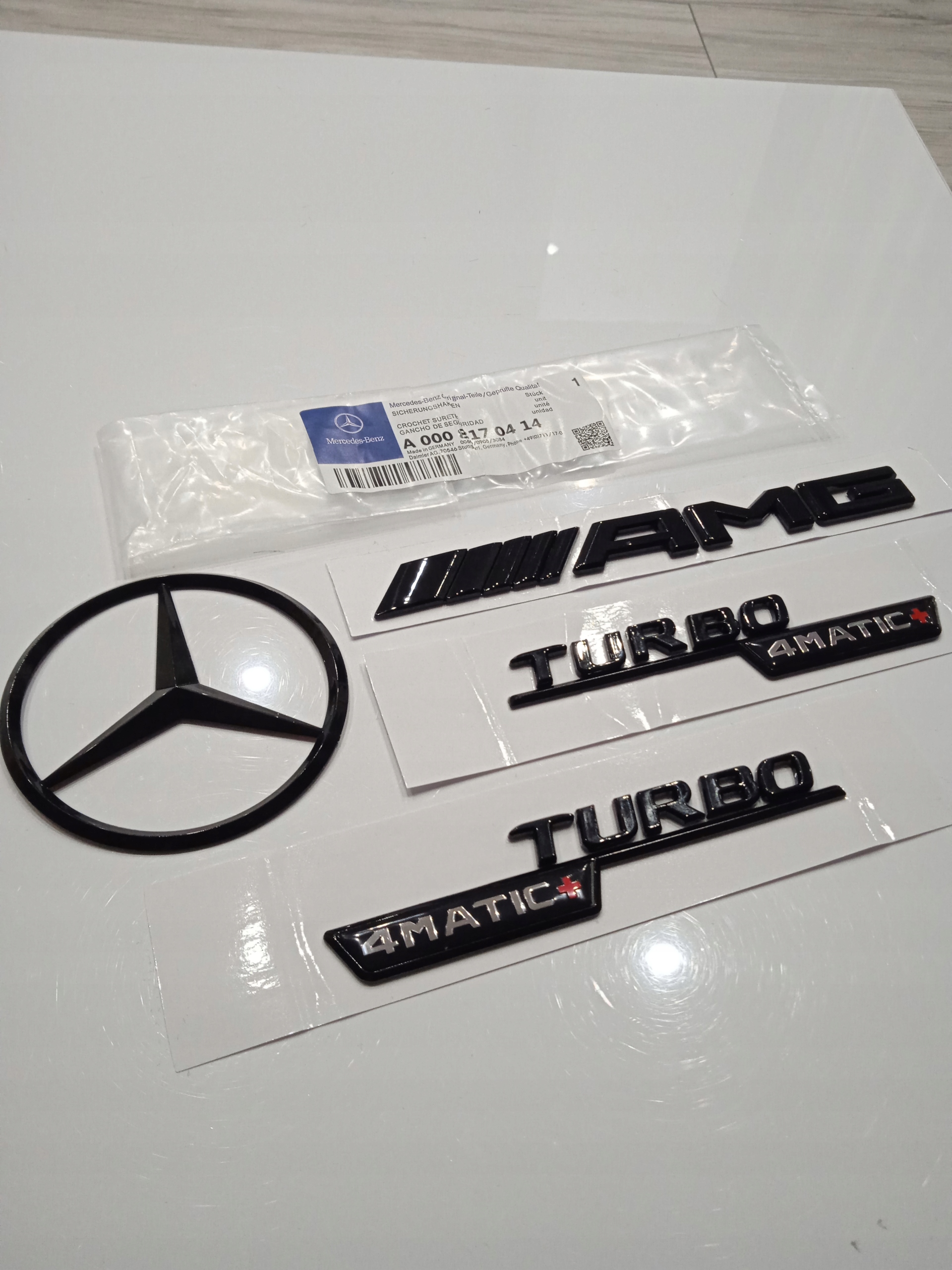 EMBLEMATY MERCEDES TURBO 4MATIC CZARNY POŁYSK KOMPLET NA BŁOTNIKI - obrazek 3