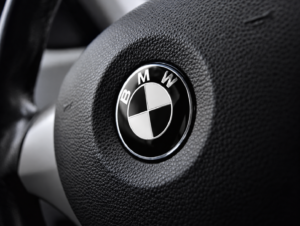 Наклейка на кермо BMW 45 mm czarno-biała